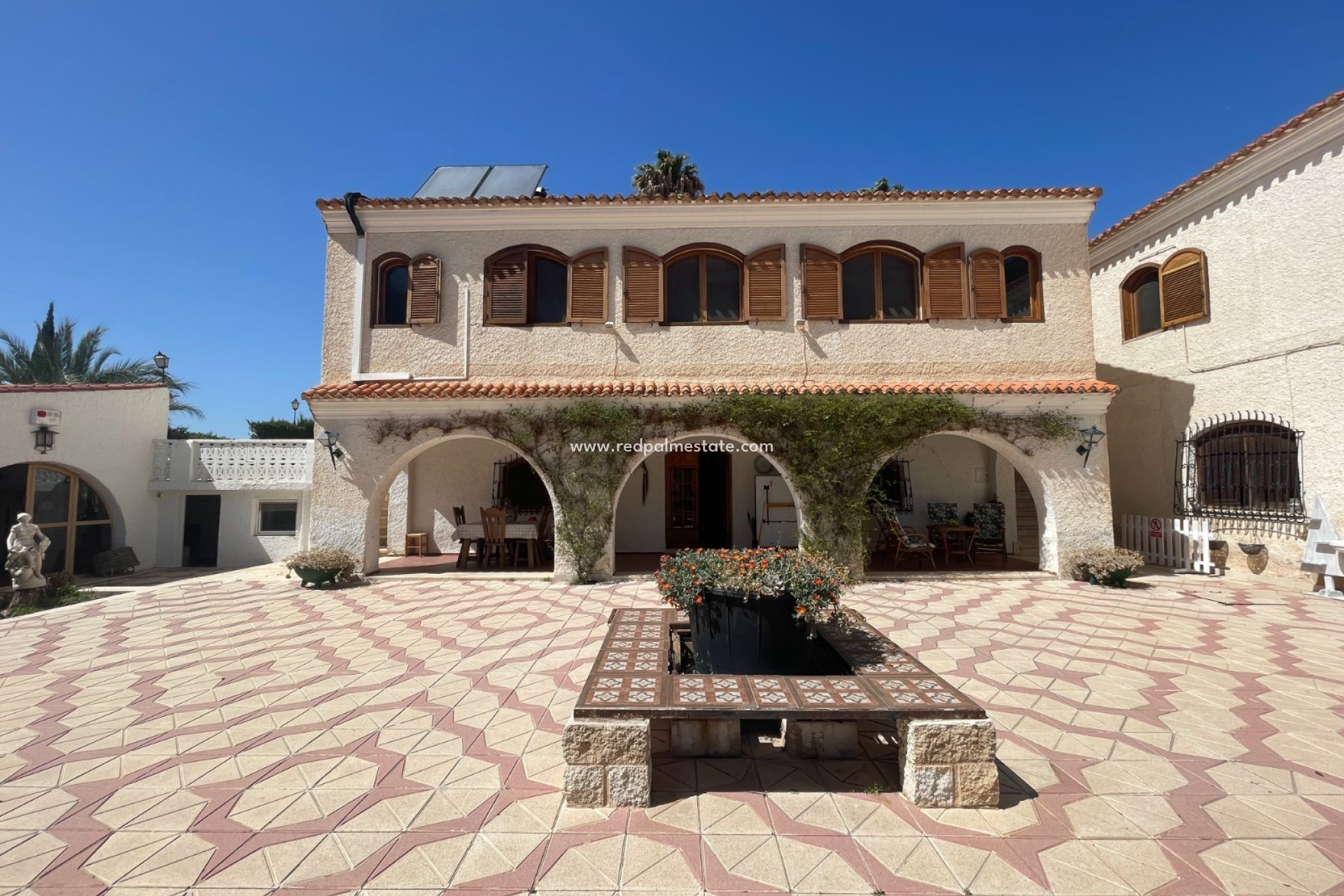 Videresalg - Finca / Landeiendom -
Elda - Inland