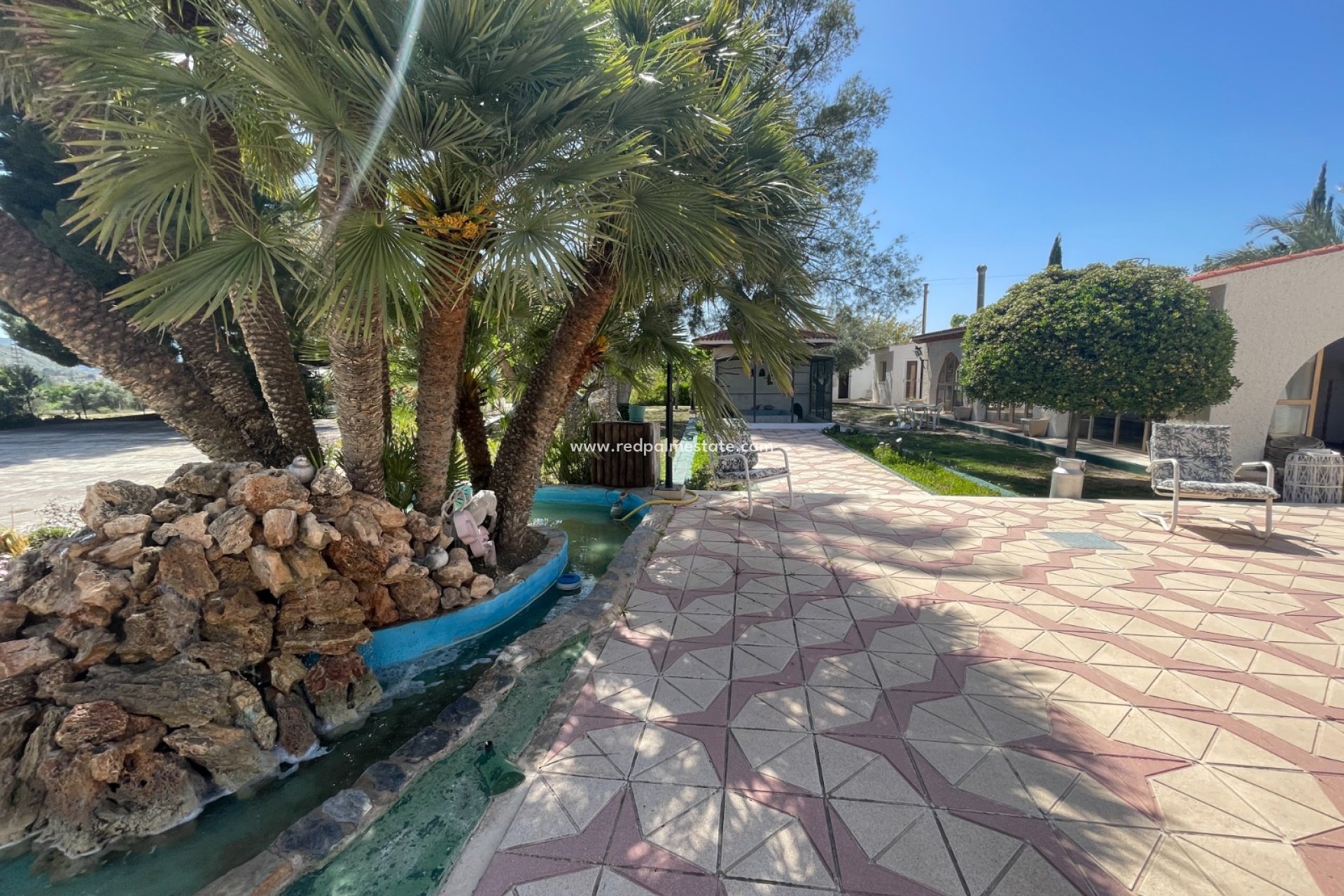 Videresalg - Finca / Landeiendom -
Elda - Inland