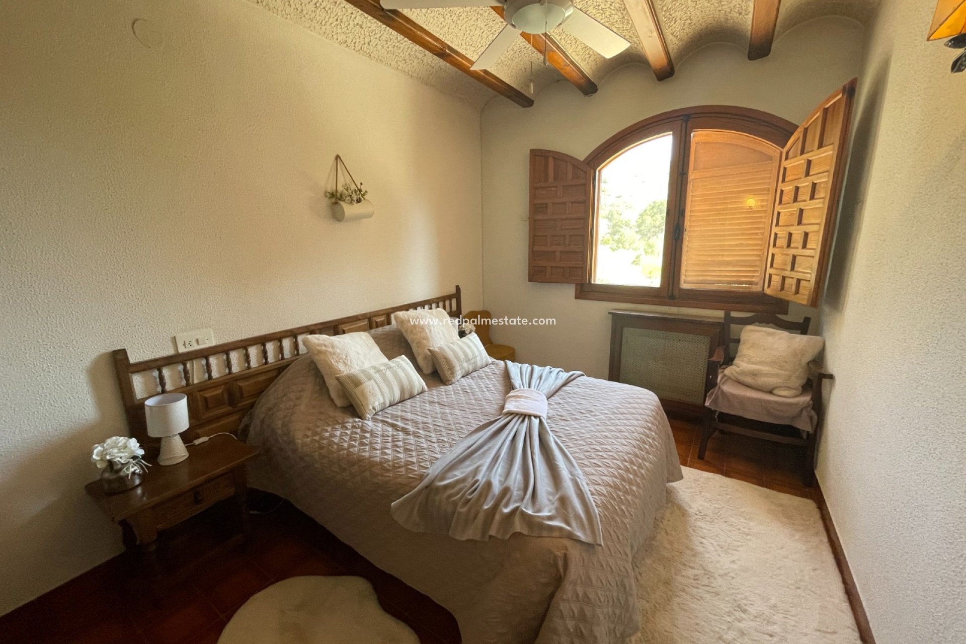 Videresalg - Finca / Landeiendom -
Elda - Inland