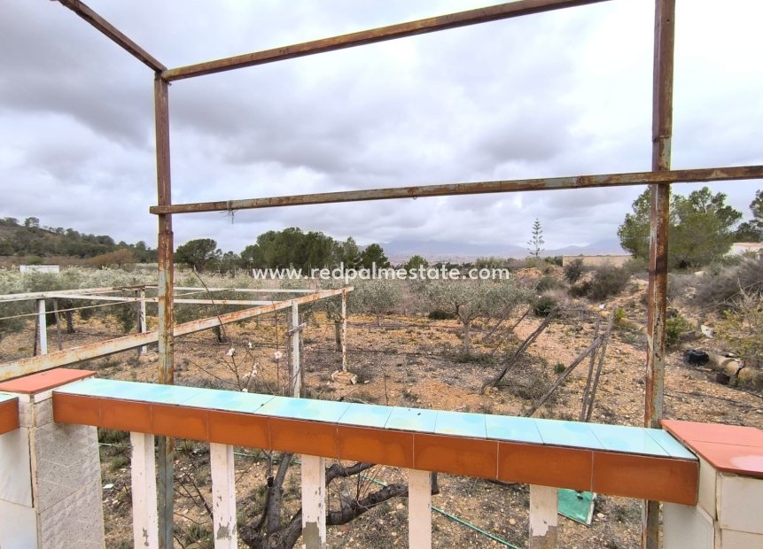 Videresalg - Finca / Landeiendom -
La Romana - Inland