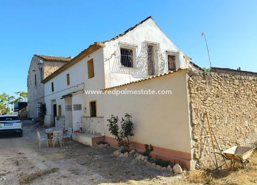 Videresalg - Finca / Landeiendom -
La Romana - Inland