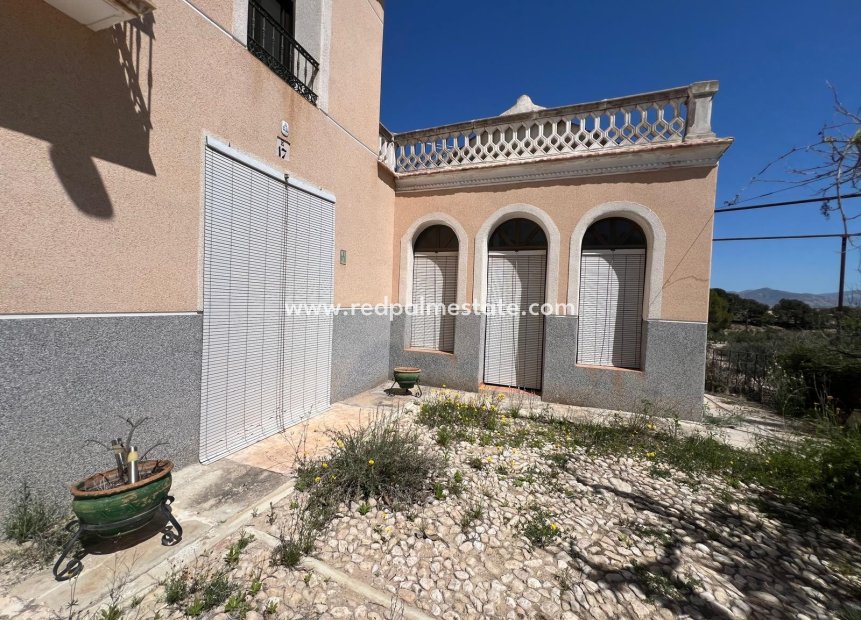 Videresalg - Finca / Landeiendom -
Monóvar/Monóver - Inland