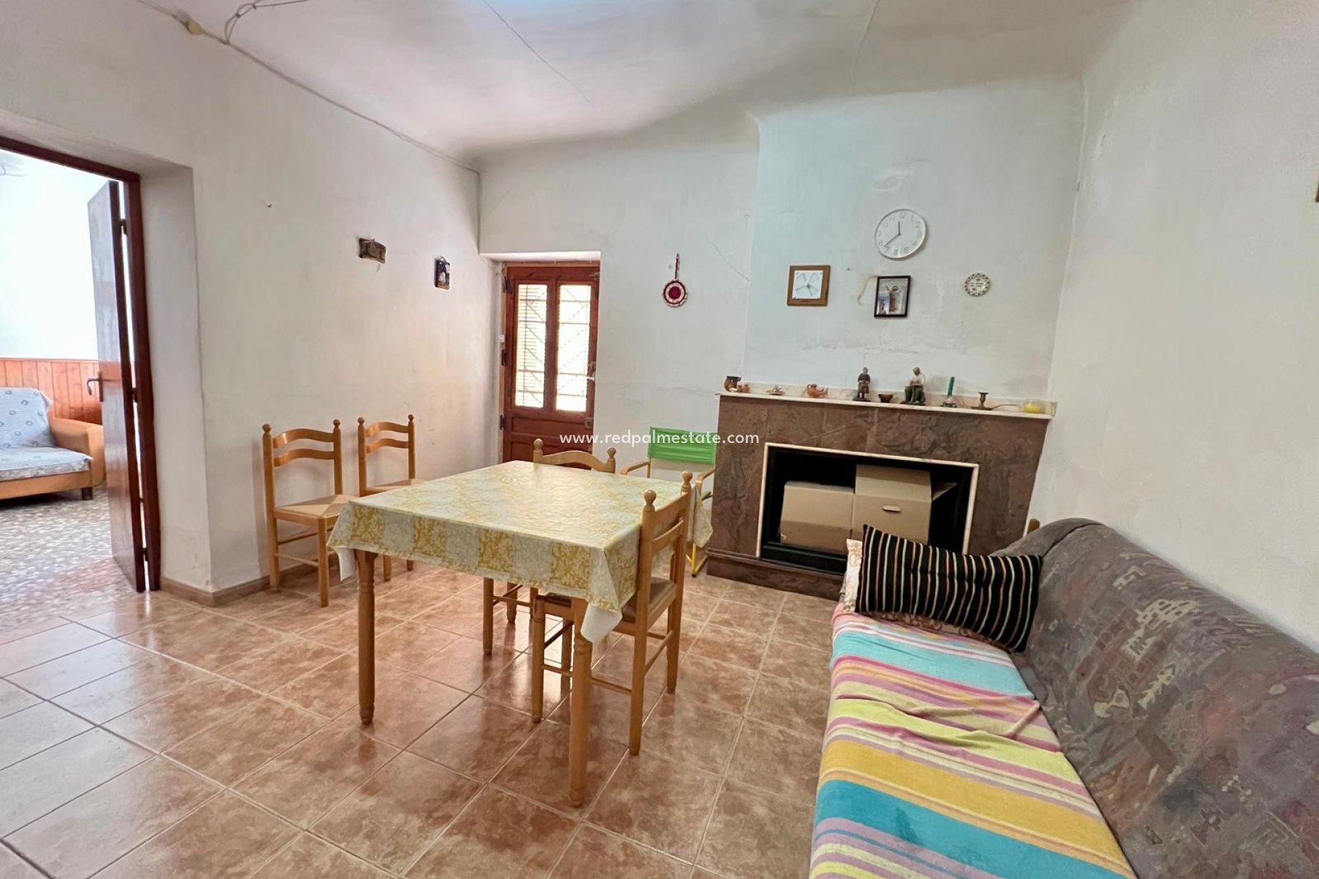 Videresalg - Finca / Landeiendom -
Monóvar/Monóver - Inland