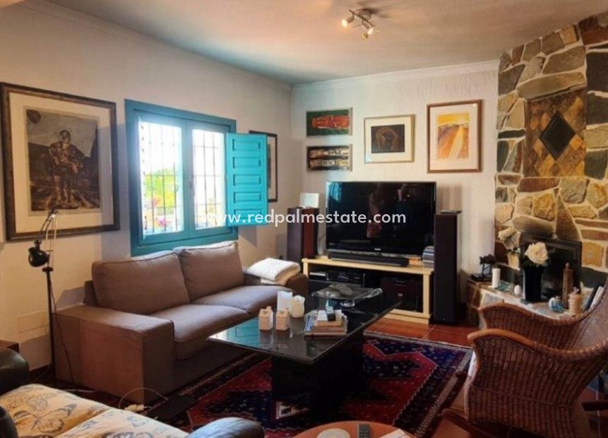 Videresalg - Finca / Landeiendom -
Montesinos - Los Montesinos