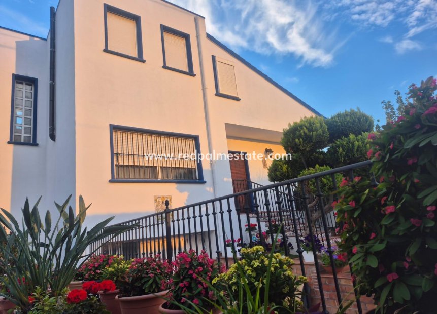 Videresalg - Finca / Landeiendom -
Orihuela Costa - Casco Histórico