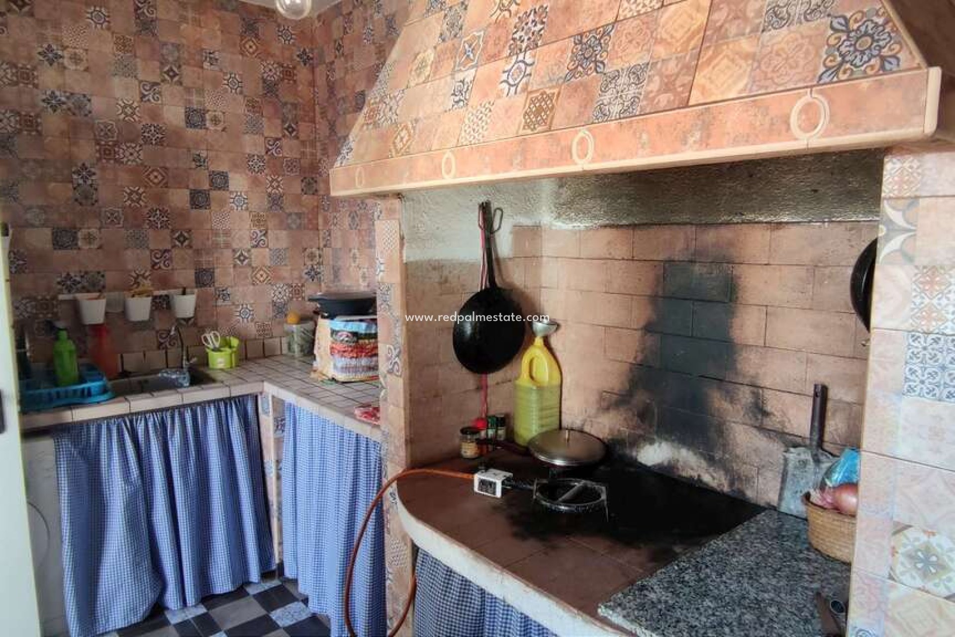 Videresalg - Finca / Landeiendom -
Pinoso - Inland