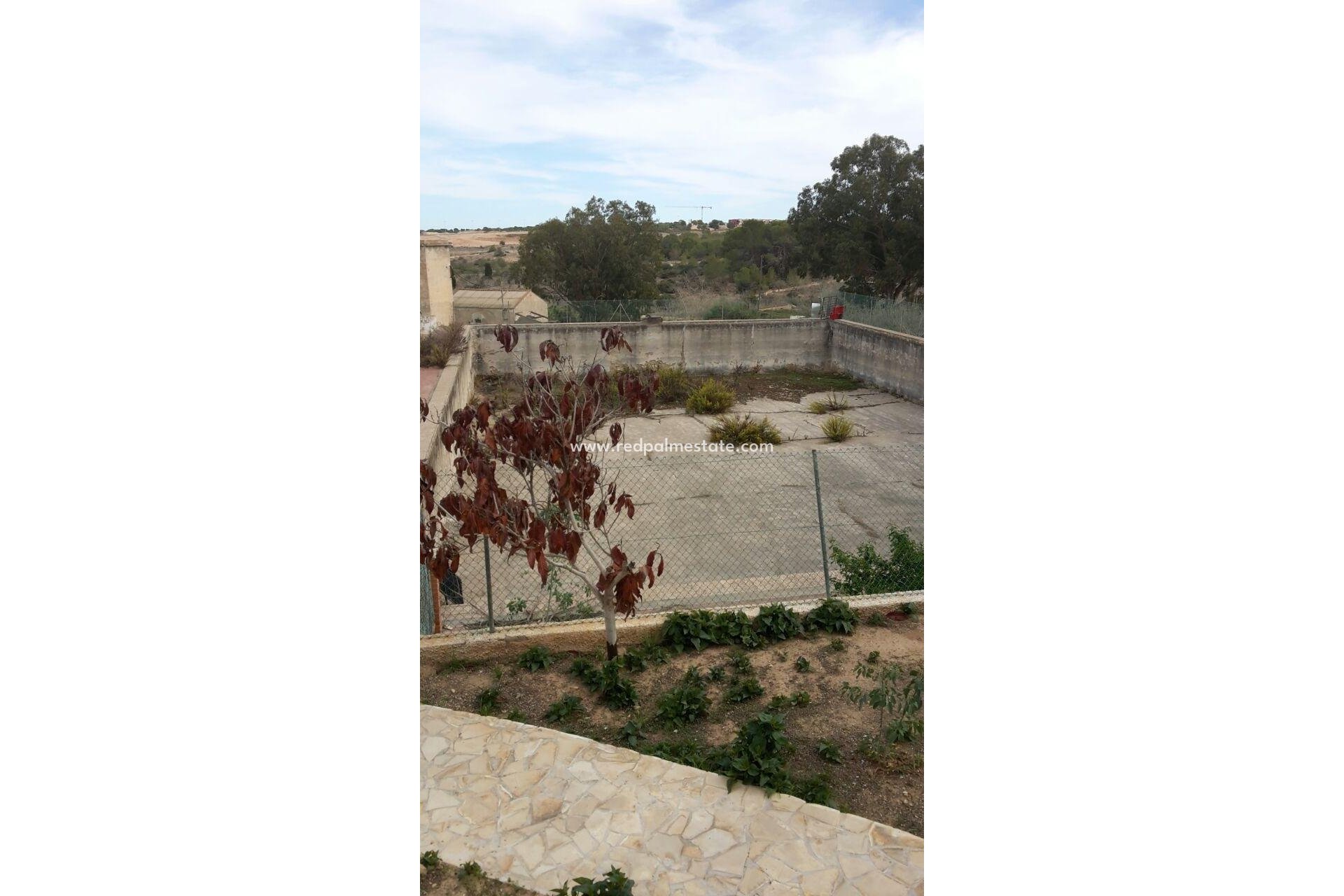 Videresalg - Finca / Landeiendom -
Torrevieja - Los balcones