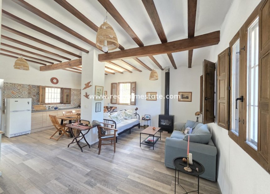 Videresalg - Finca / Landeiendom -
Villena - Inland