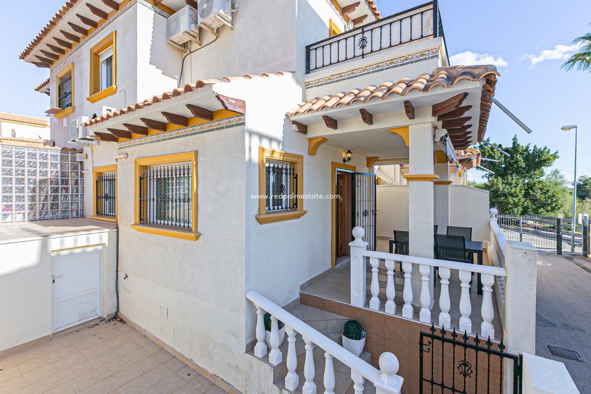 Videresalg - Firemannshus -
Orihuela Costa - Playa Flamenca