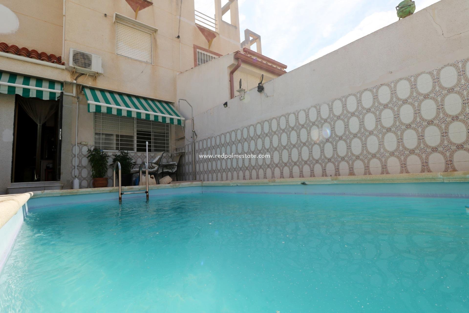 Videresalg - Firemannshus -
Torrevieja - La Siesta - El Salado - Torreta