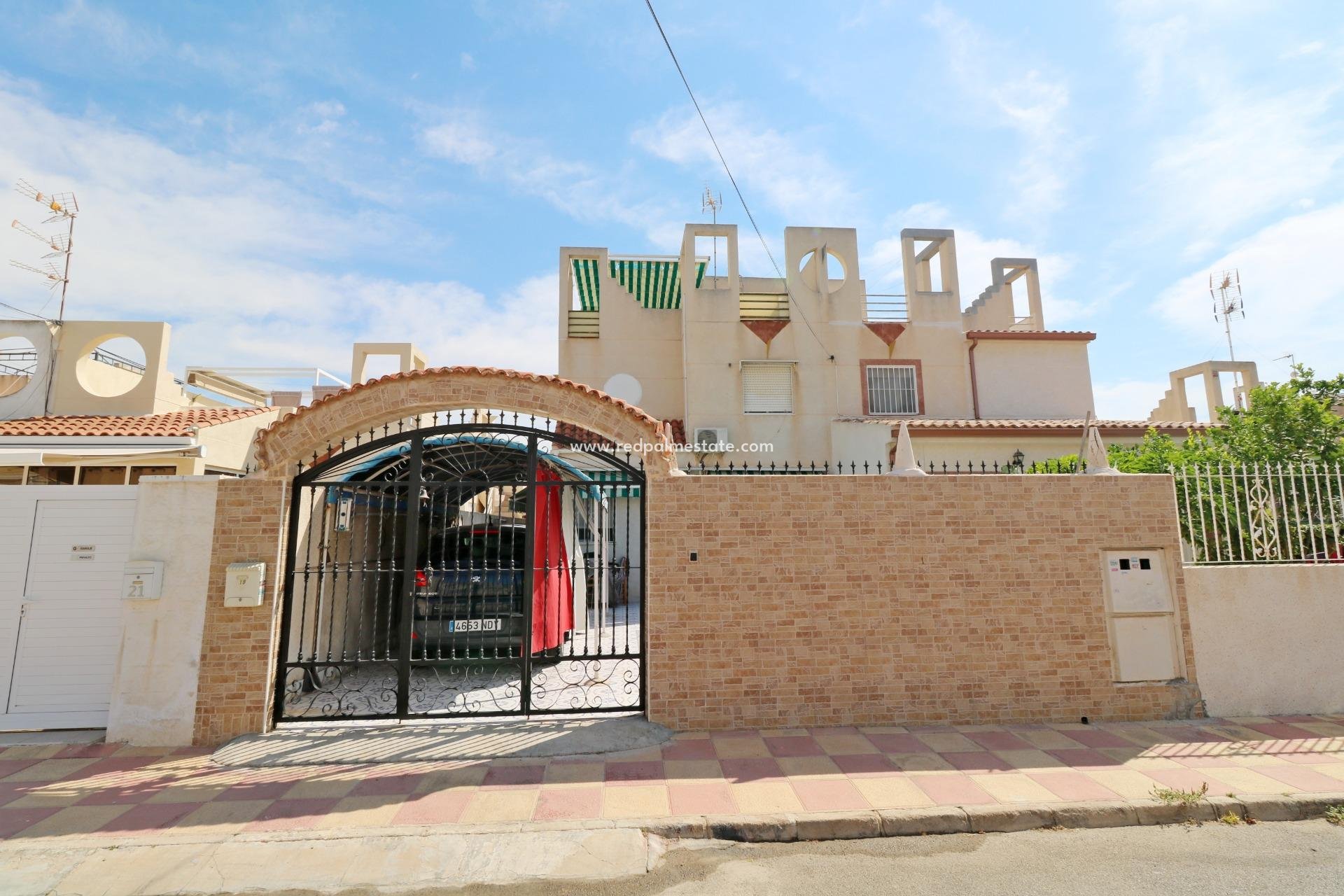 Videresalg - Firemannshus -
Torrevieja - La Siesta - El Salado - Torreta