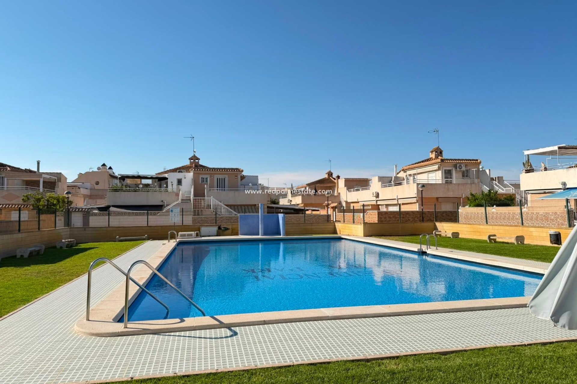 Videresalg - Firemannshus -
Torrevieja - La Siesta - El Salado -  Torreta