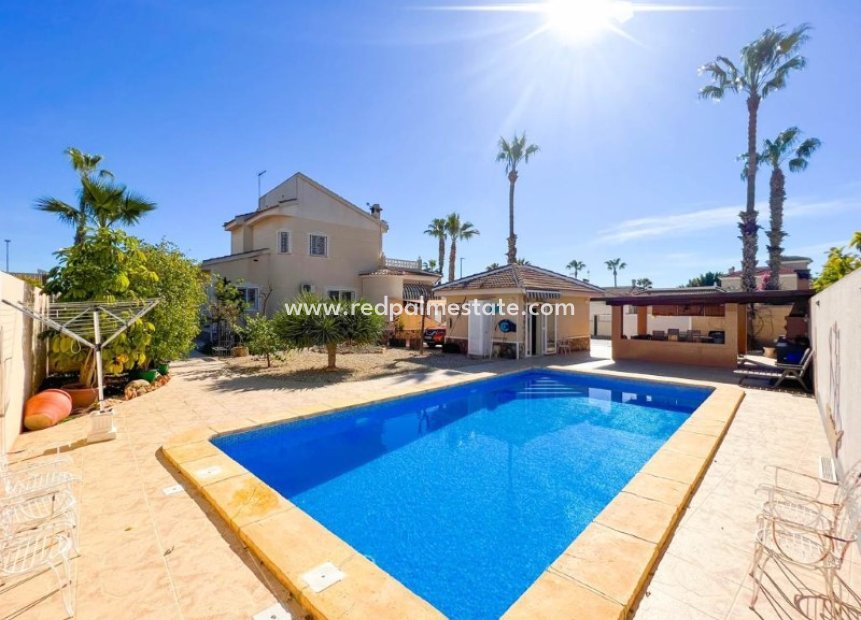 Videresalg - Frittliggende villa -
Ciudad quesada - Costa Blanca