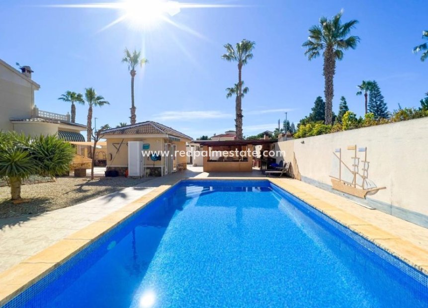 Videresalg - Frittliggende villa -
Ciudad quesada - Costa Blanca