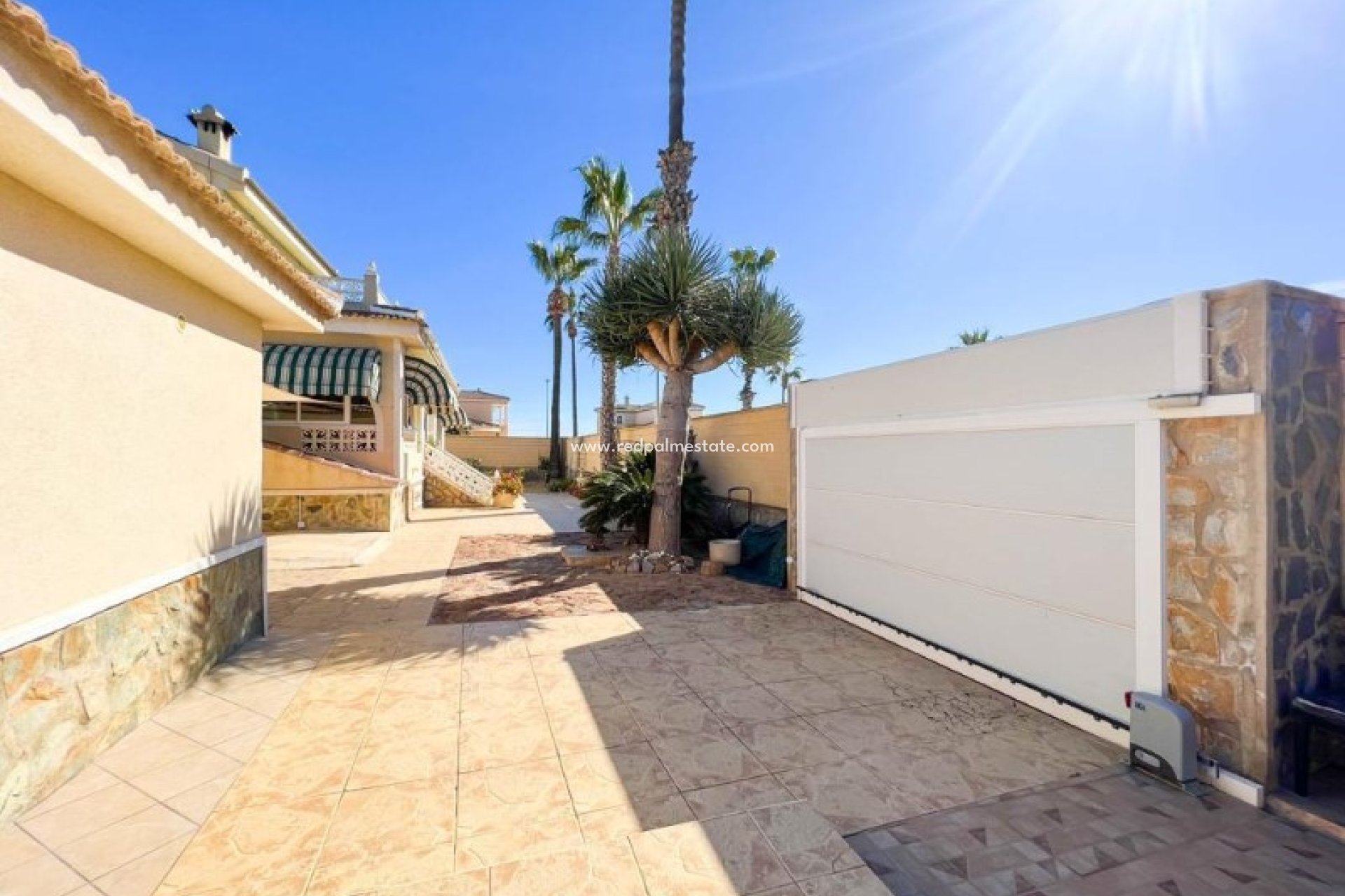 Videresalg - Frittliggende villa -
Ciudad quesada - Costa Blanca