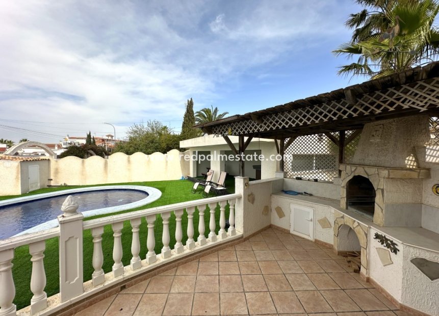 Videresalg - Frittliggende villa -
Ciudad quesada - Costa Blanca