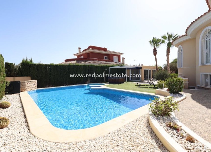 Videresalg - Frittliggende villa -
Ciudad quesada - Costa Blanca