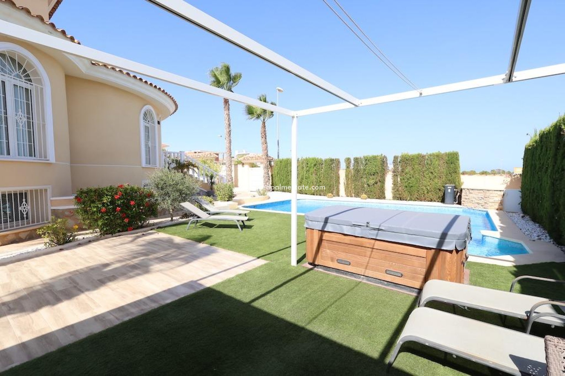 Videresalg - Frittliggende villa -
Ciudad quesada - Costa Blanca