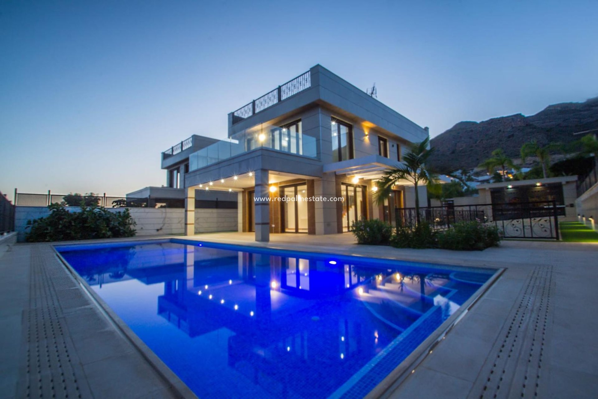 Videresalg - Frittliggende villa -
Finestrat - Costa Blanca