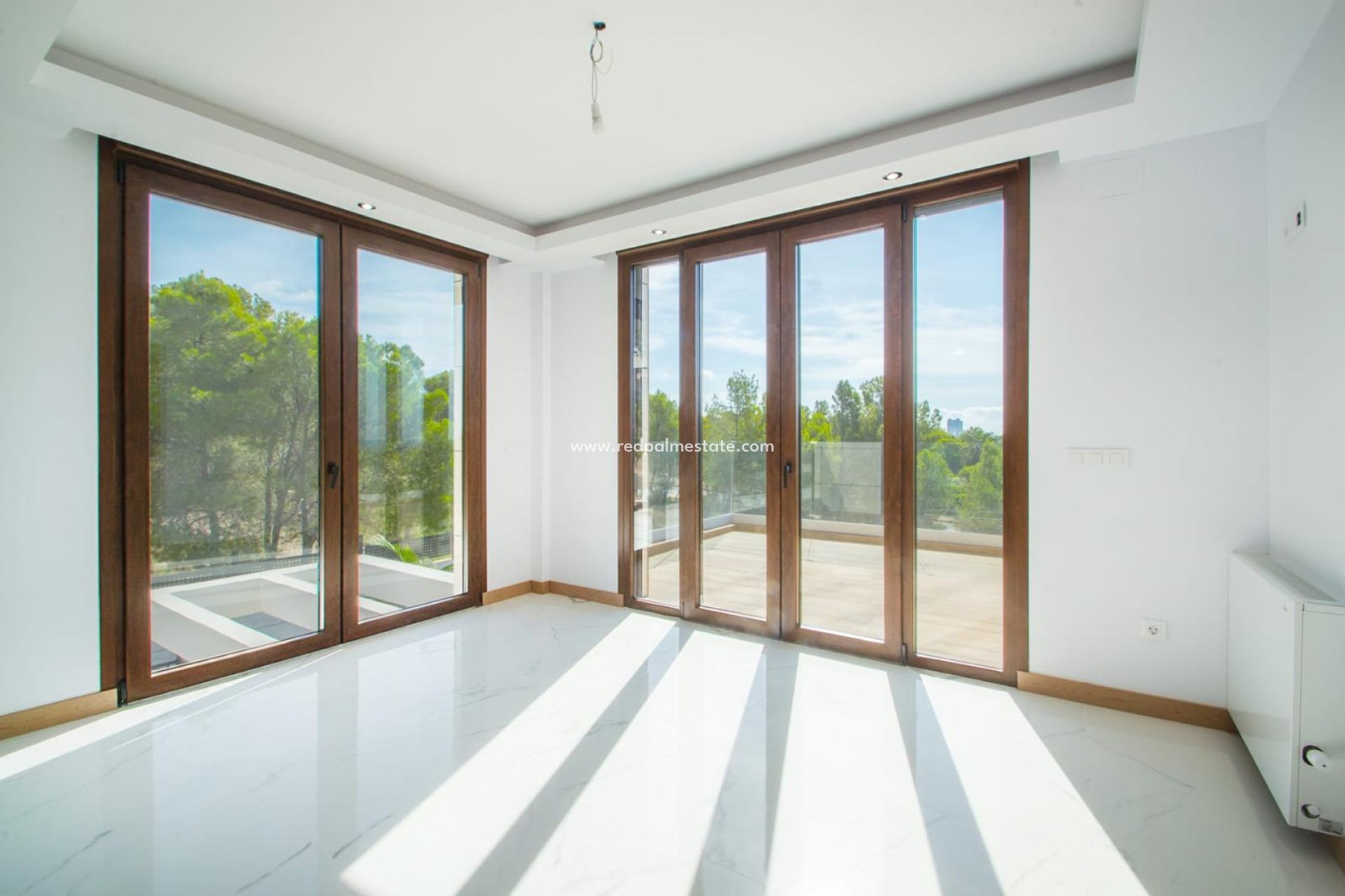 Videresalg - Frittliggende villa -
Finestrat - Costa Blanca