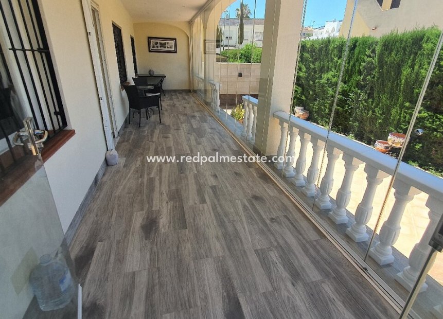 Videresalg - Frittliggende villa -
Torrevieja - Los Balcones