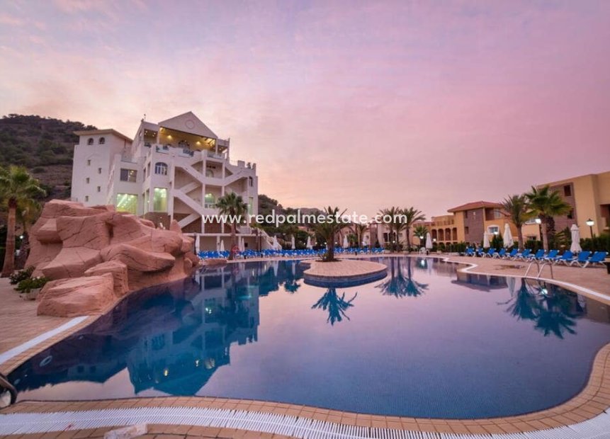 Videresalg - Leilighet -
La Manga Club Resort - Costa Calida