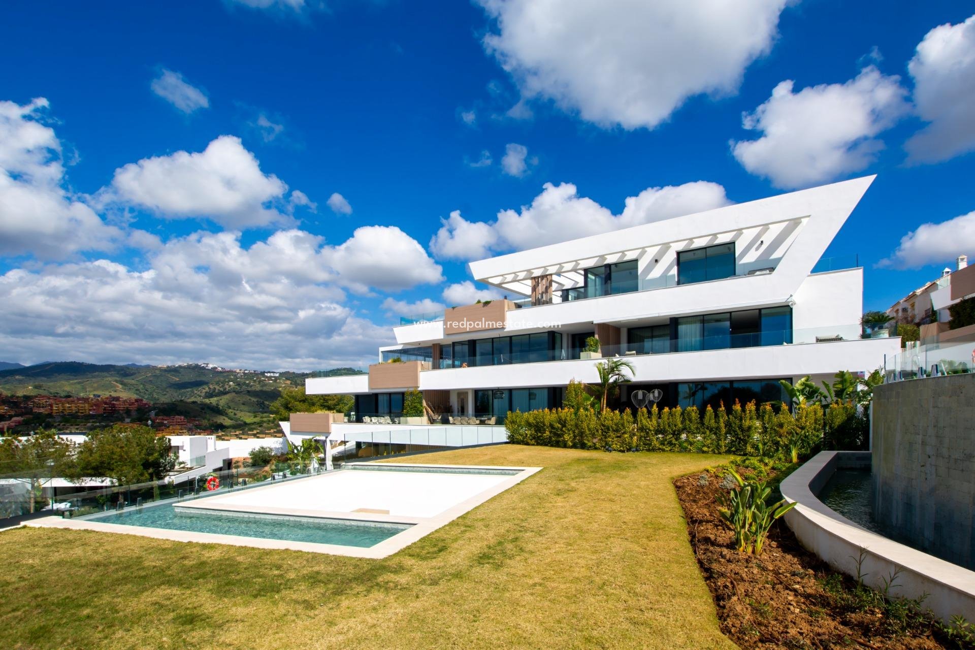 Videresalg - Leilighet -
Marbella - Cabopino Golf