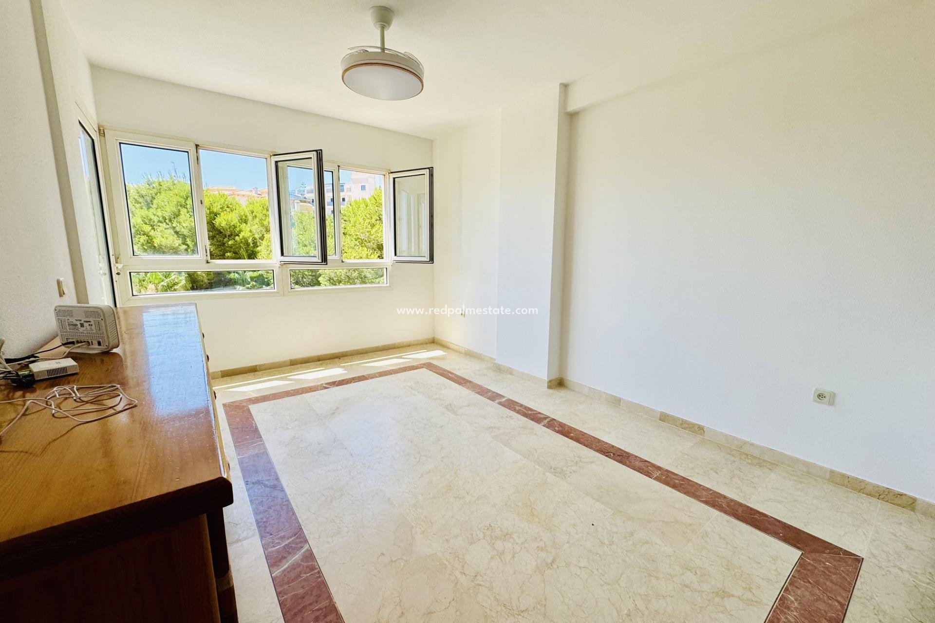 Videresalg - Leilighet -
Orihuela Costa - Altos de Campoamor
