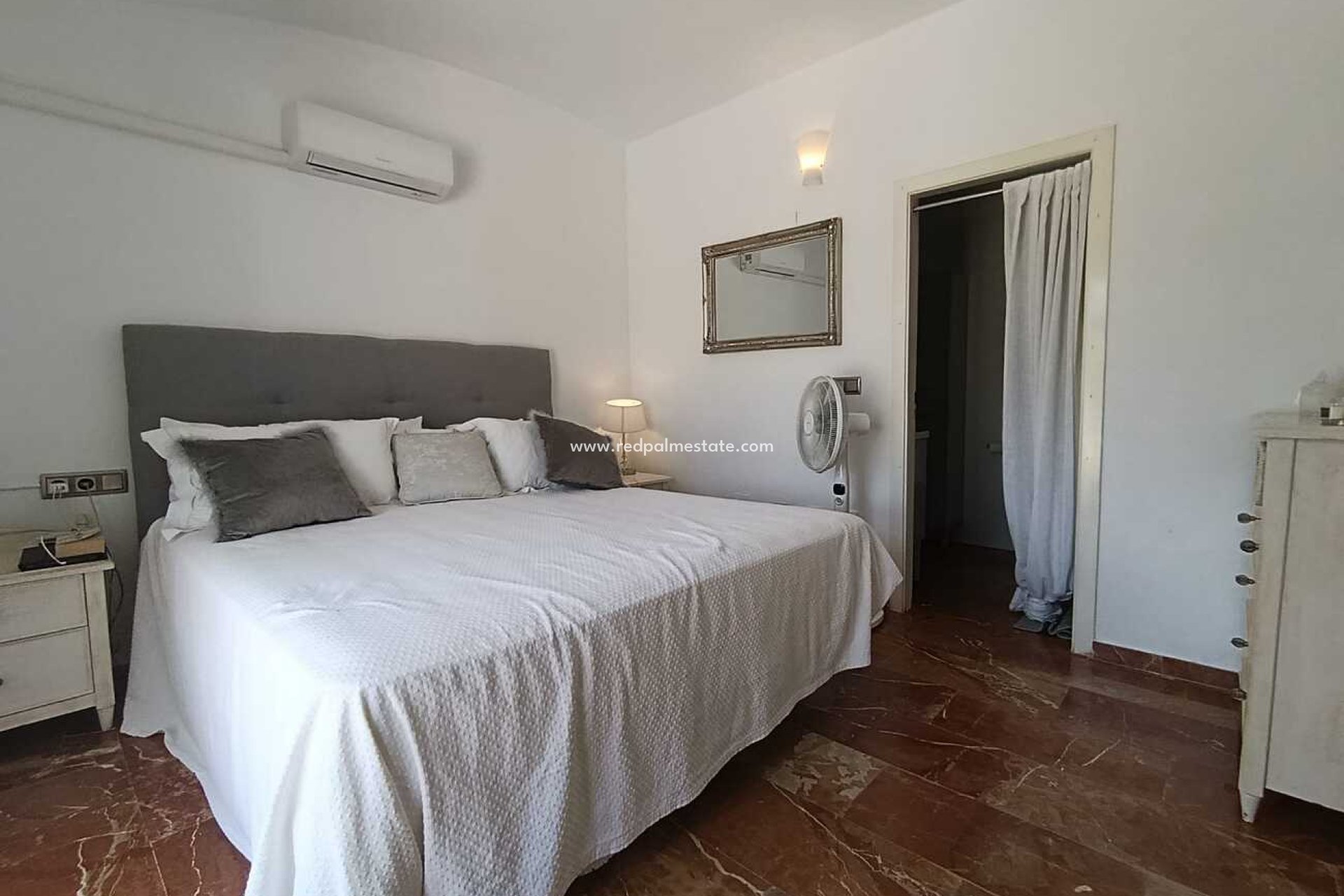 Videresalg - Leilighet -
Orihuela Costa - Inland