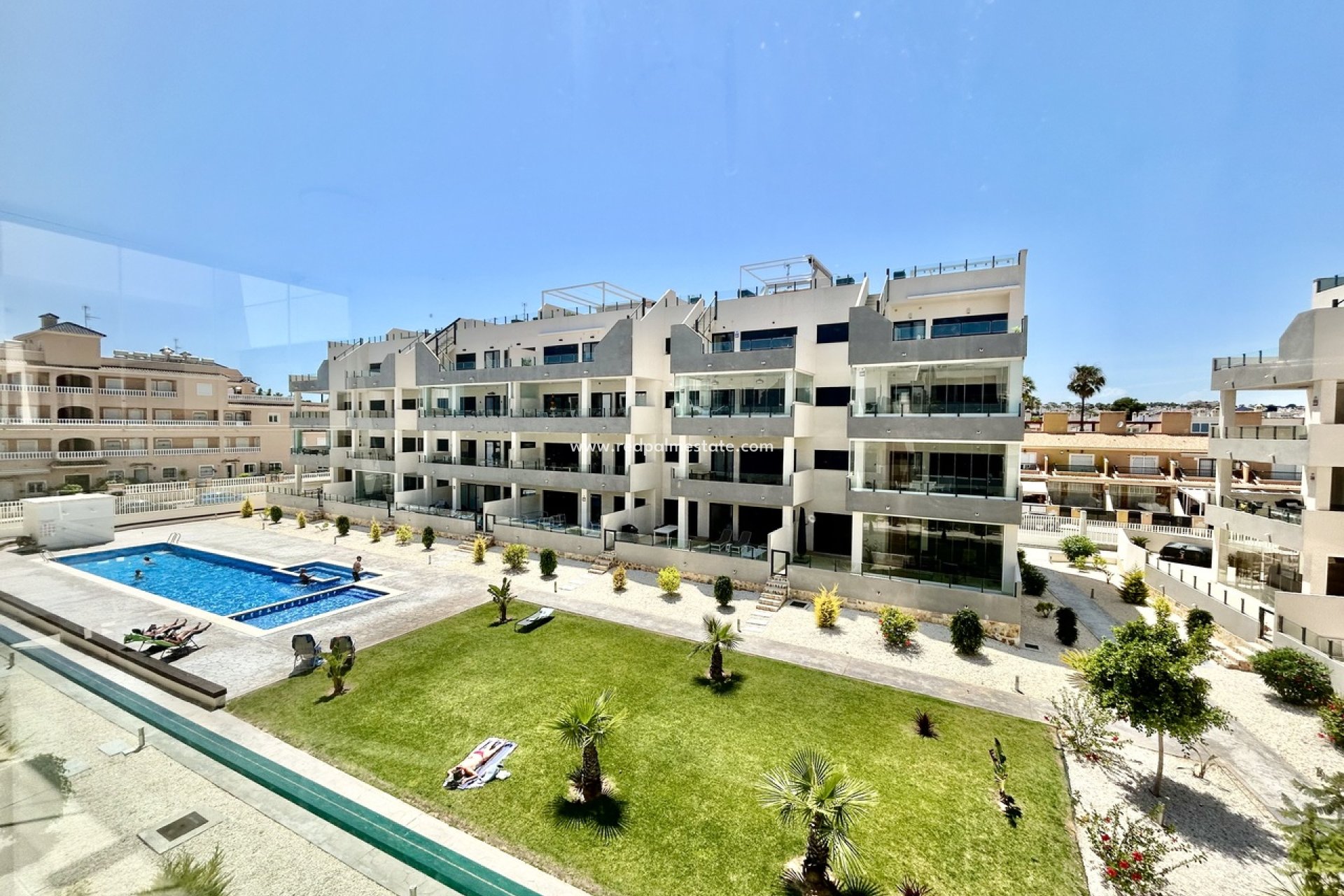 Videresalg - Leilighet -
Orihuela Costa - Inland