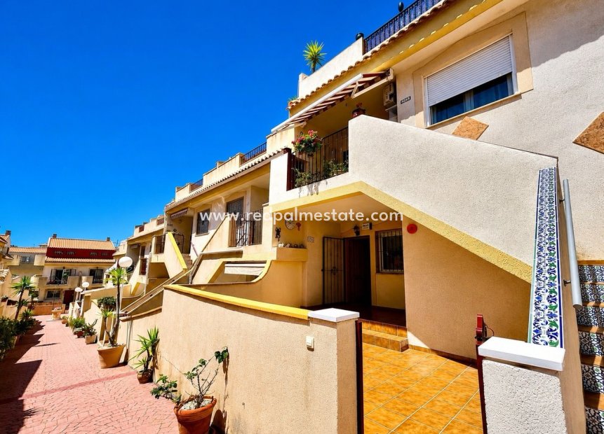 Videresalg - Leilighet -
Orihuela Costa - La Zenia