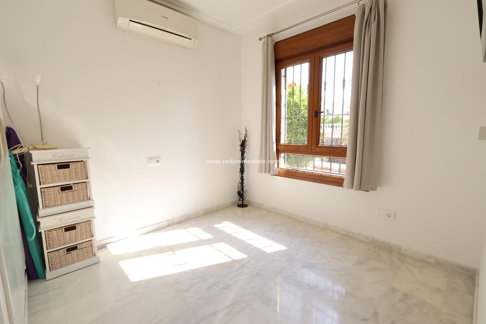 Videresalg - Leilighet -
Orihuela Costa - Villamartín