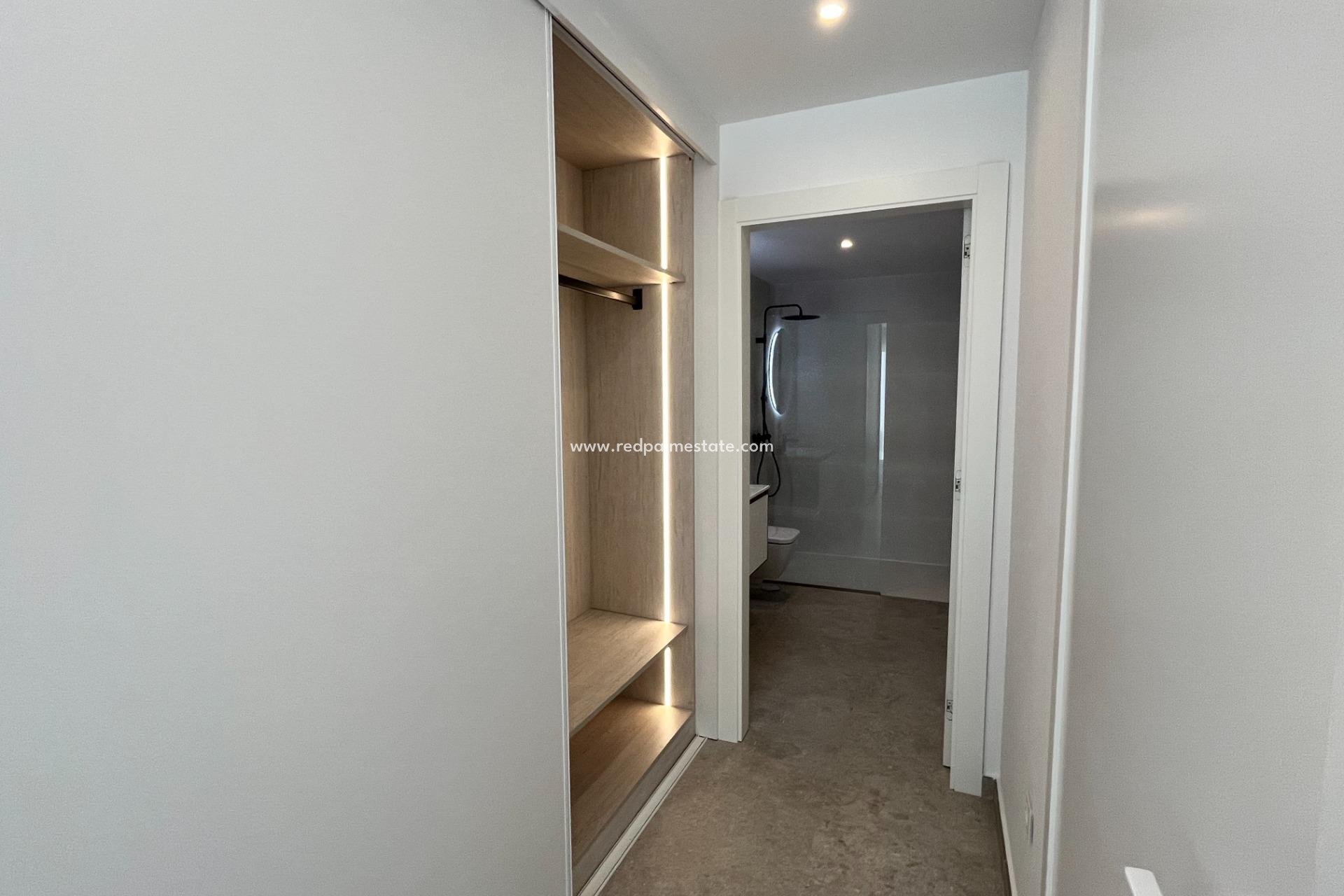 Videresalg - Leilighet -
Torrevieja - Aguas Nuevas