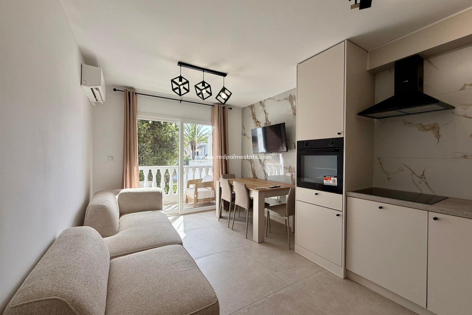 Videresalg - Leilighet -
Torrevieja - Calas blanca