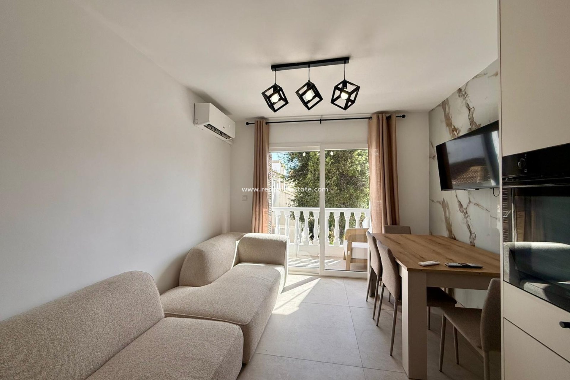 Videresalg - Leilighet -
Torrevieja - Calas blanca
