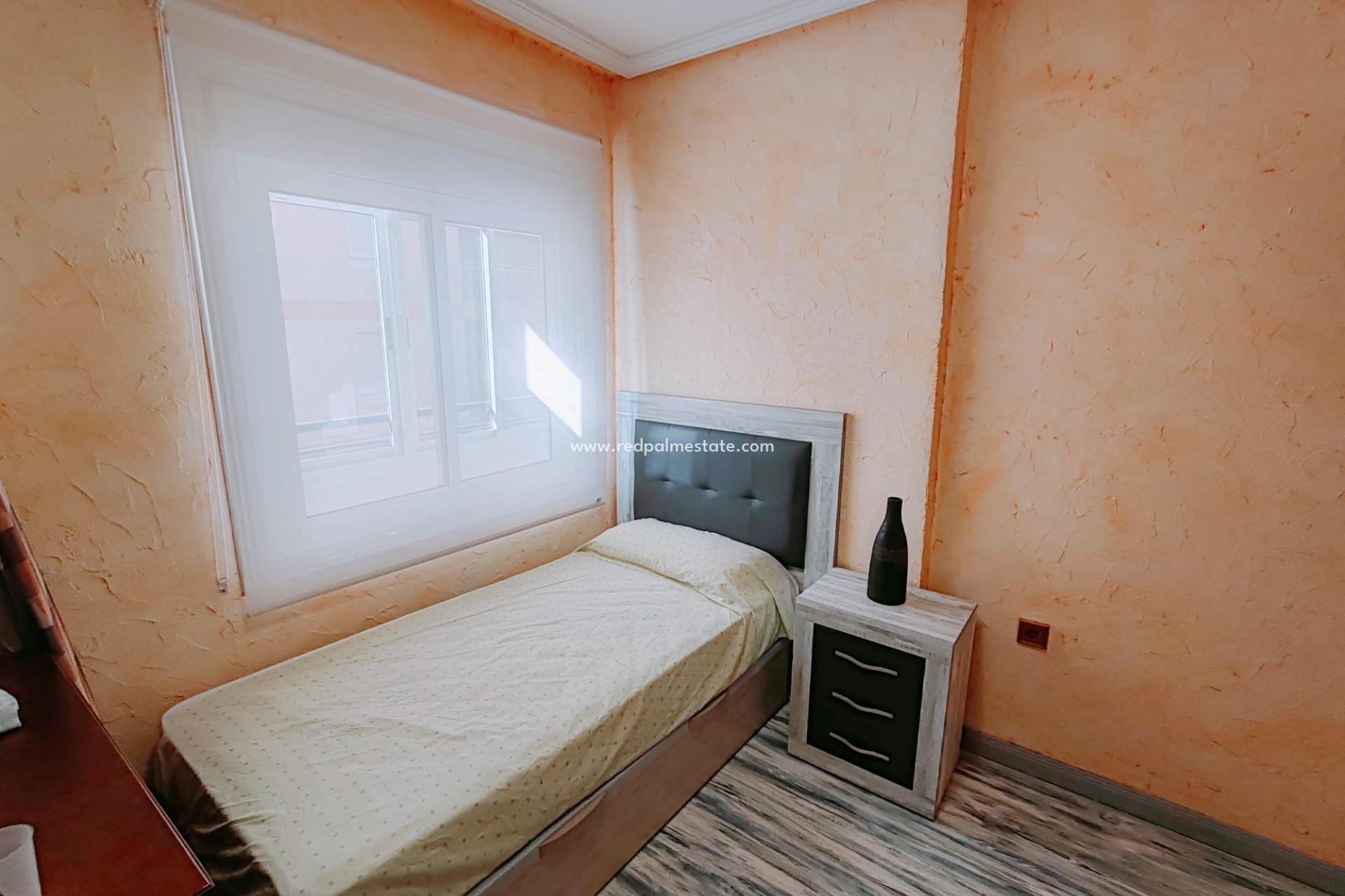 Videresalg - Leilighet -
Torrevieja - El Acequión - Los Náufragos