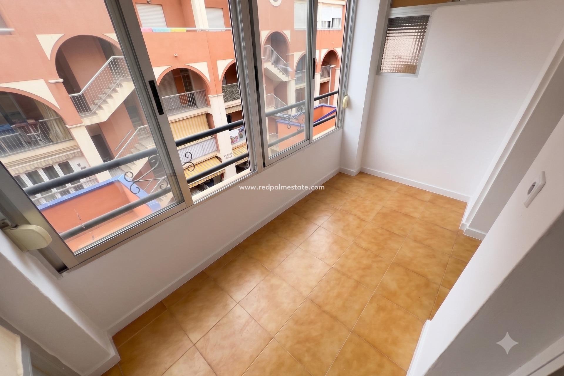 Videresalg - Leilighet -
Torrevieja - La Mata