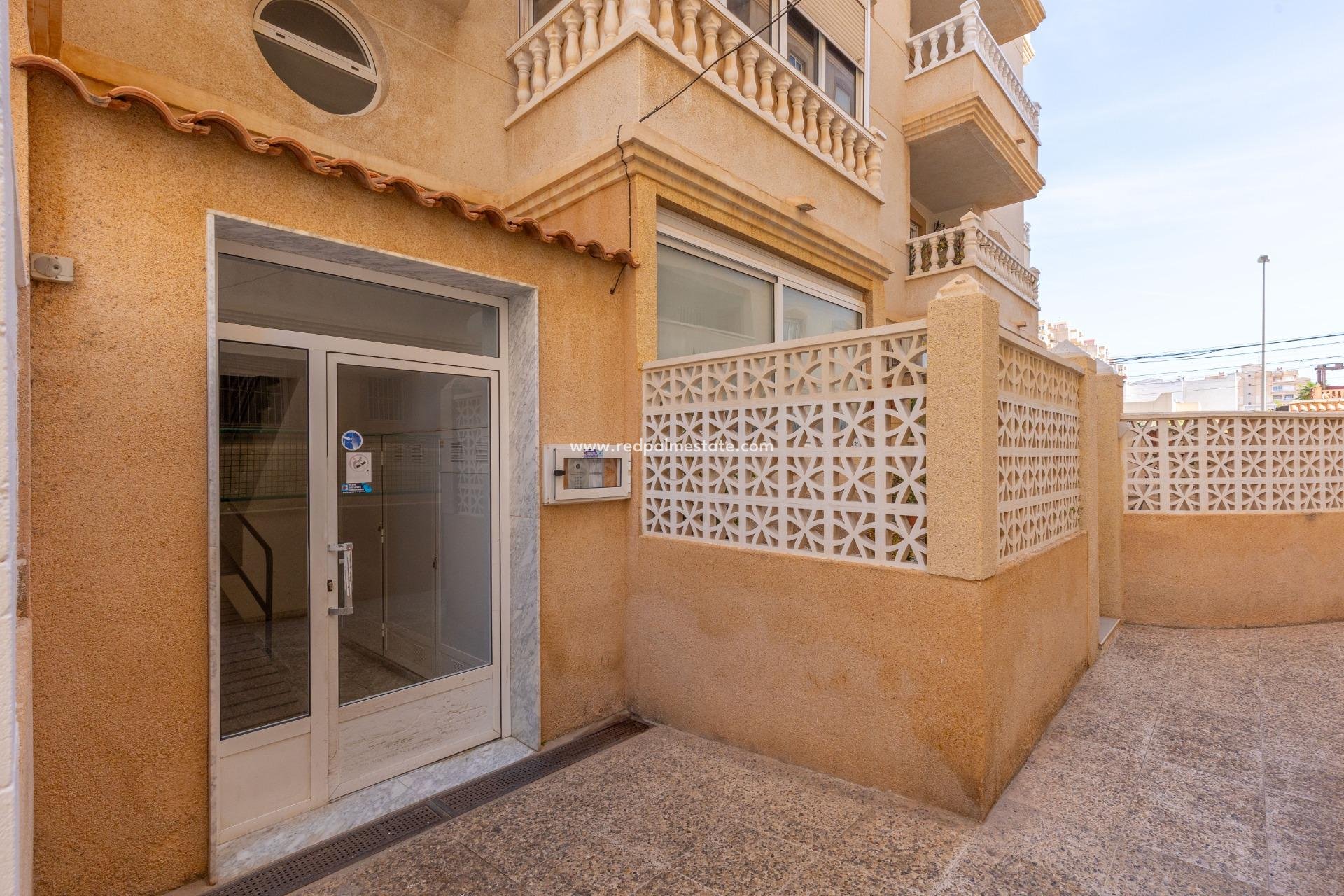 Videresalg - Leilighet -
Torrevieja - Nueva Torrevieja - Aguas Nuevas