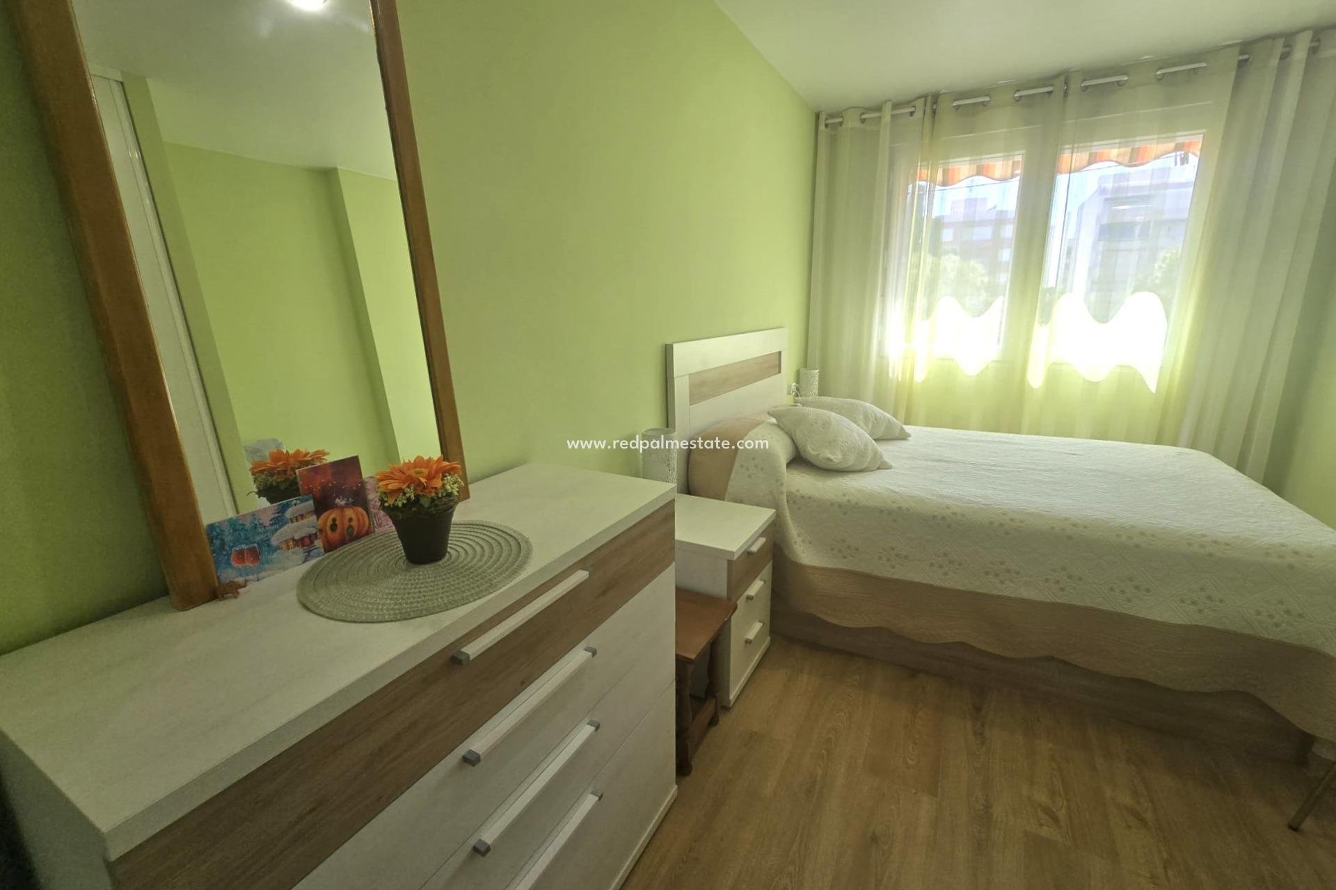 Videresalg - Leilighet -
Torrevieja - Playa del Cura
