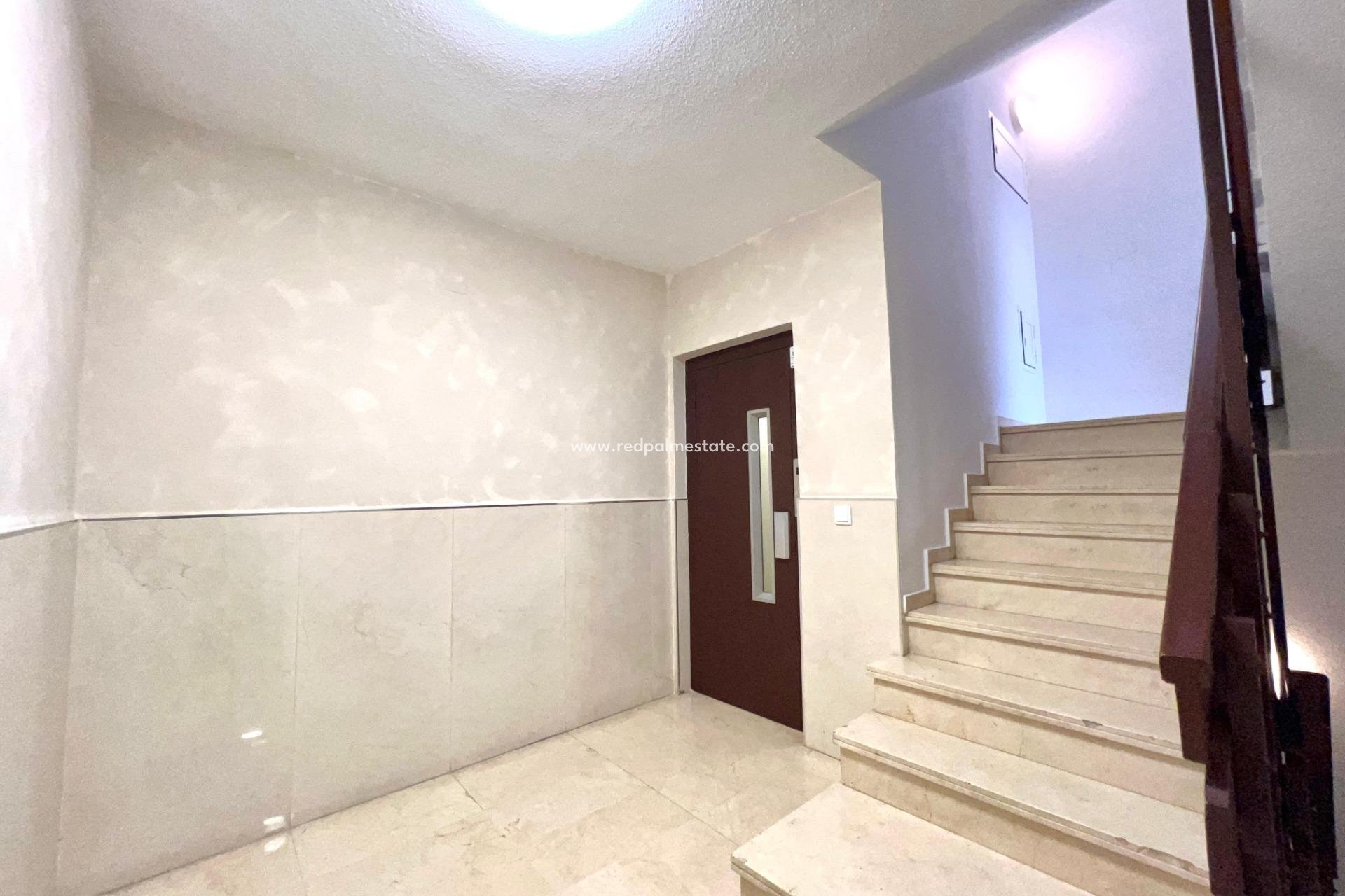 Videresalg - Leilighet -
Torrevieja - Puerto Deportivo