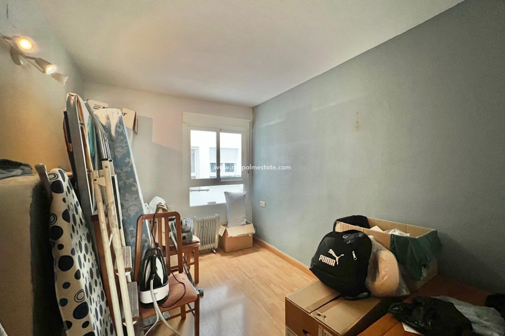 Videresalg - Leilighet -
Torrevieja - Puerto Deportivo