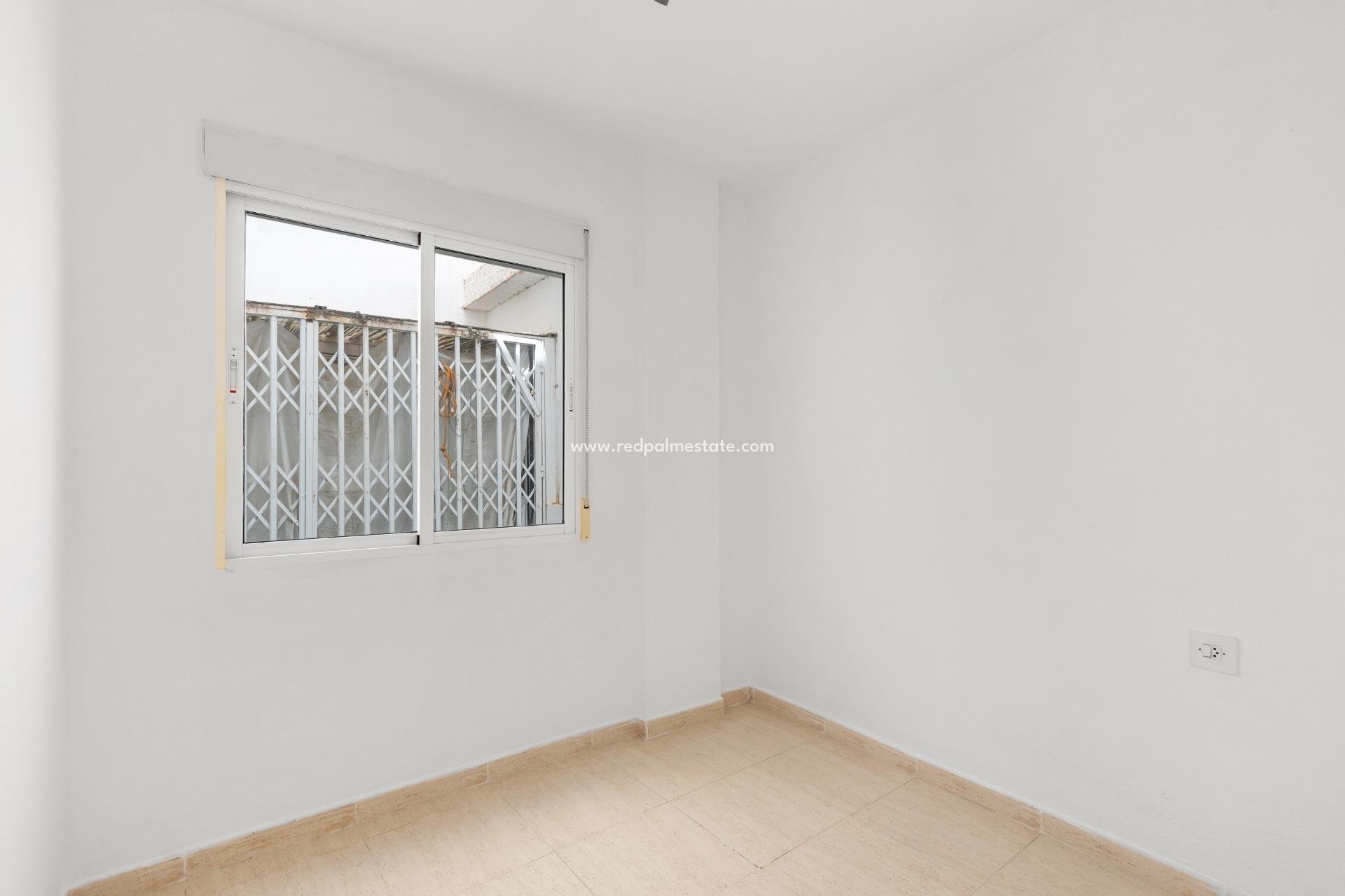 Videresalg - Leilighet -
Torrevieja - Puerto Deportivo