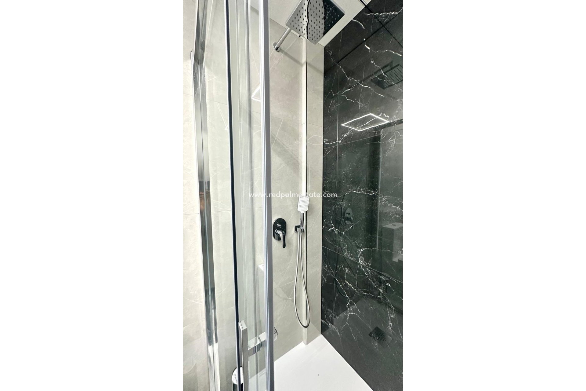 Videresalg - Leiligheter -
Torrevieja - Playa del Cura