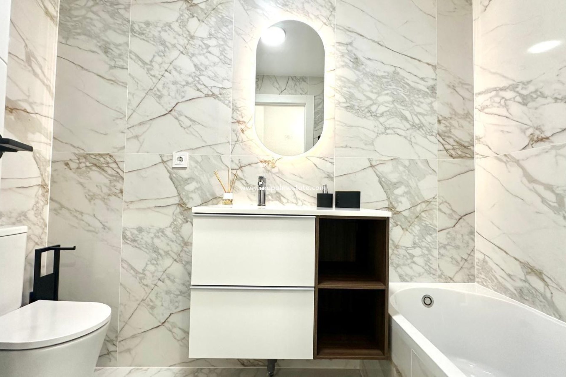 Videresalg - Leiligheter -
Torrevieja - Playa del Cura