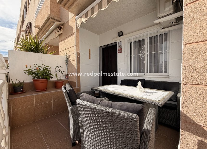 Videresalg - Leiligheter -
Torrevieja - Urb. Calas Blancas III