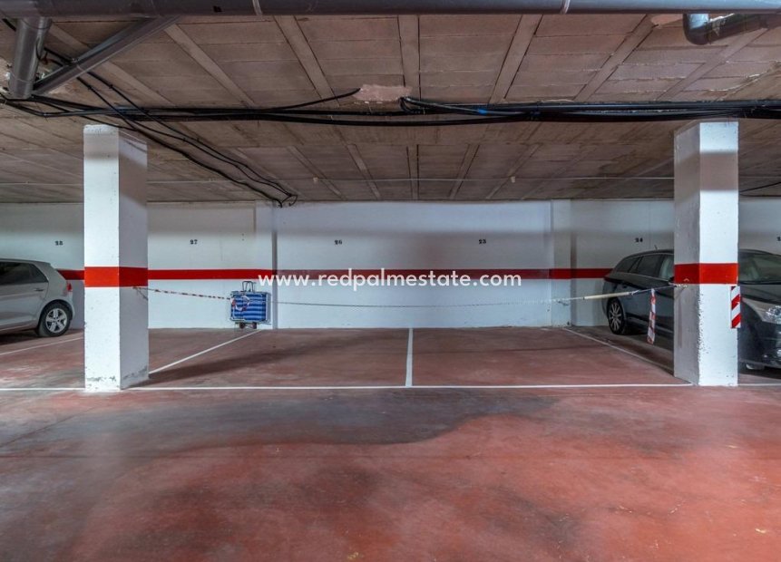 Videresalg - Parkering -
Orihuela Costa - Campoamor