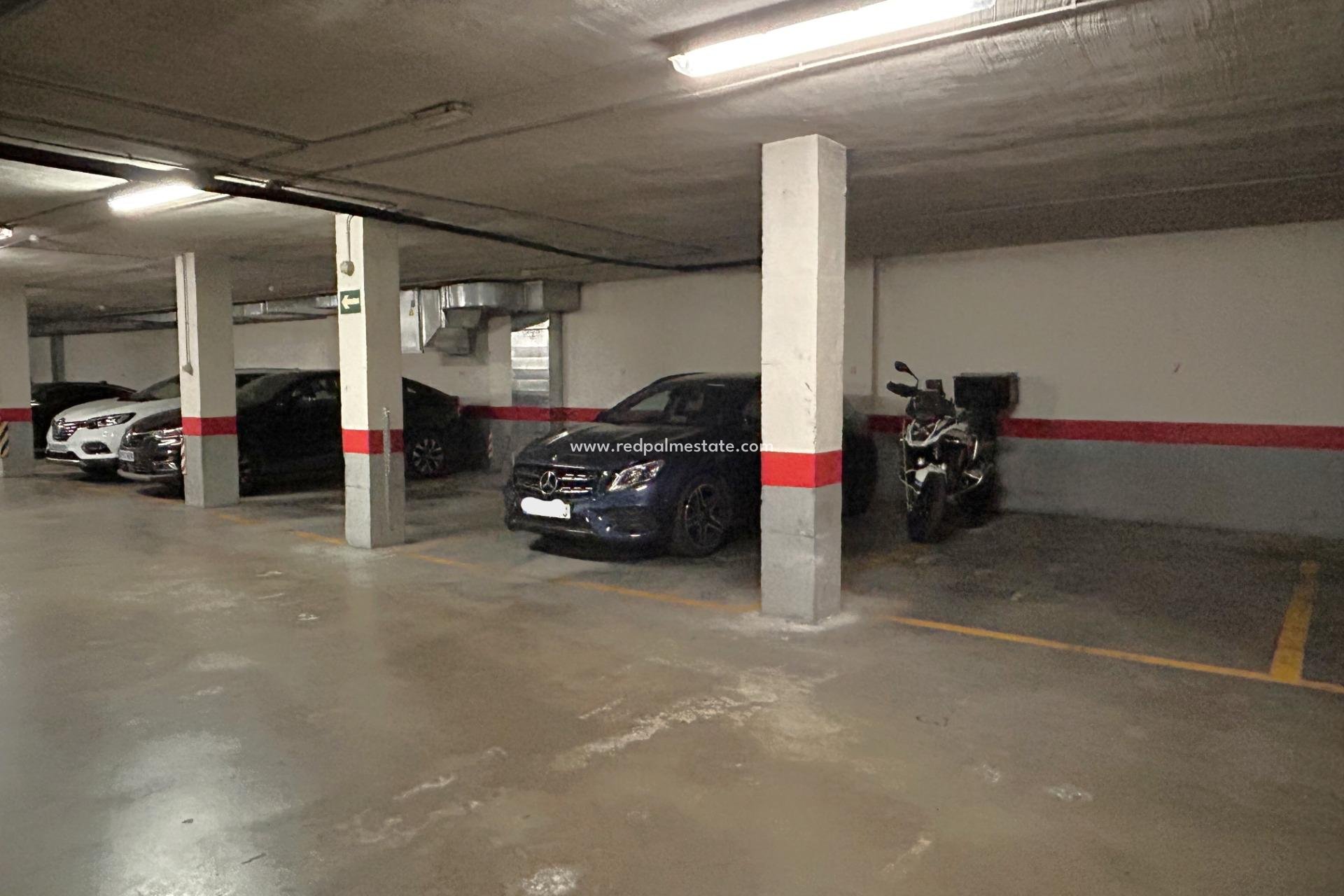 Videresalg - Parkering -
Torrevieja - Centro Torrevieja