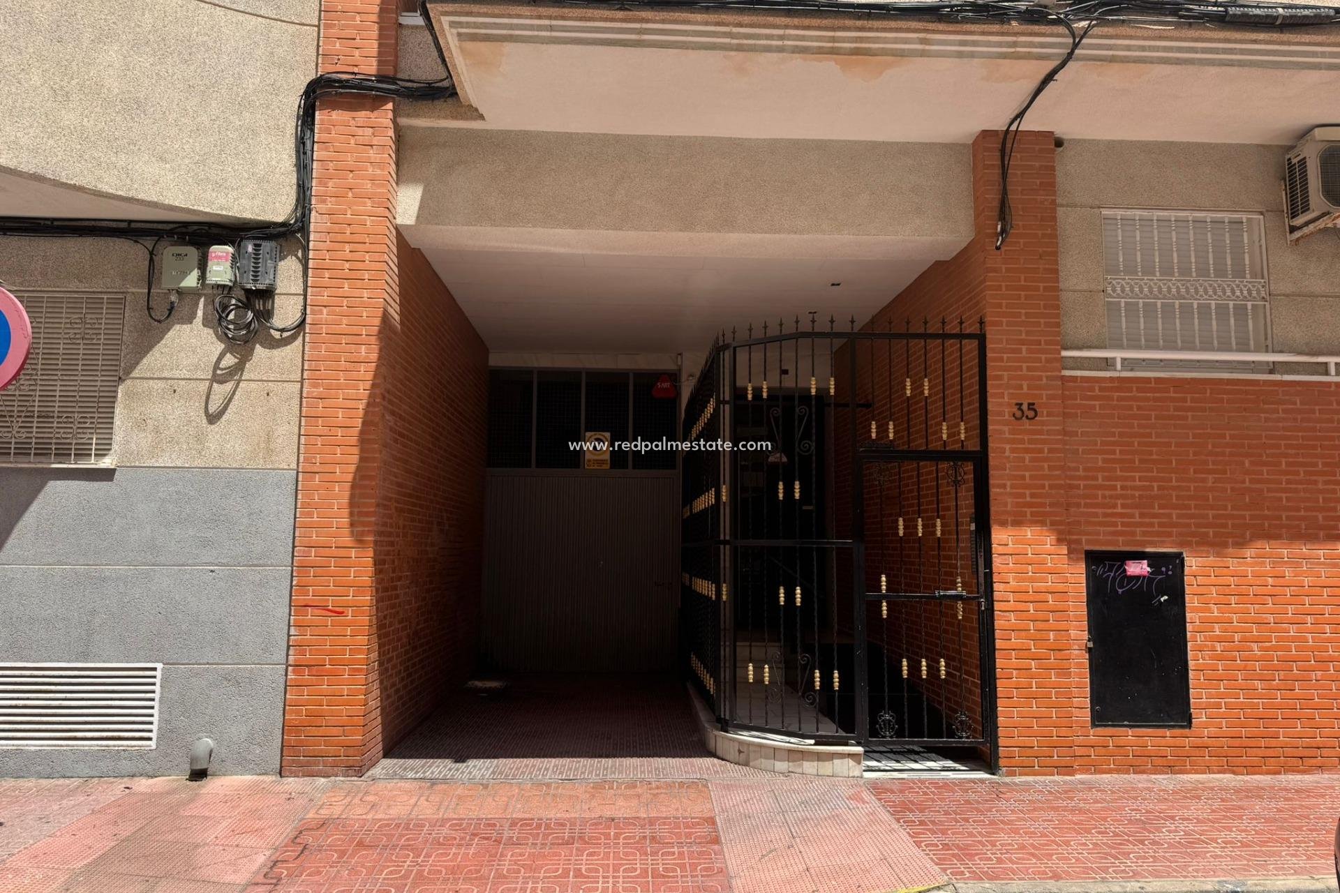 Videresalg - Parkering -
Torrevieja - Centro Torrevieja
