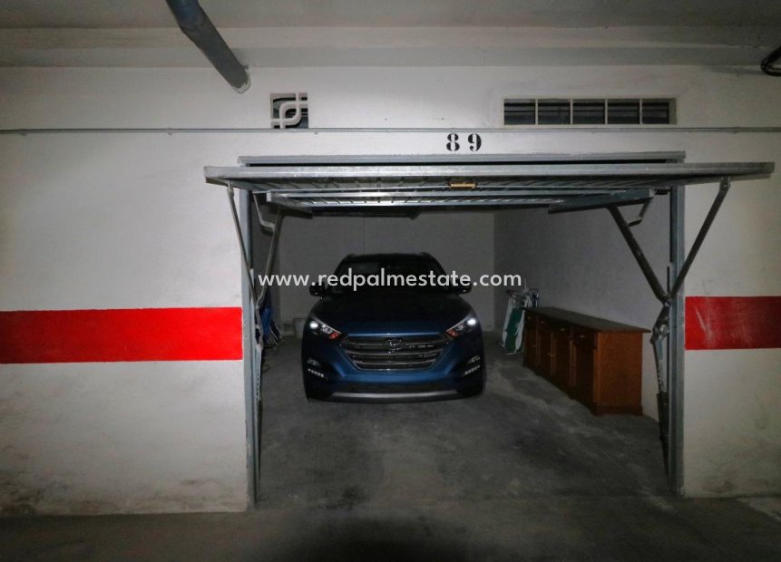 Videresalg - Parkering -
Torrevieja - El Acequión - Los Náufragos