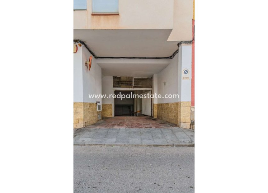 Videresalg - Parkering -
Torrevieja - PARQUE DE LAS NACIONES